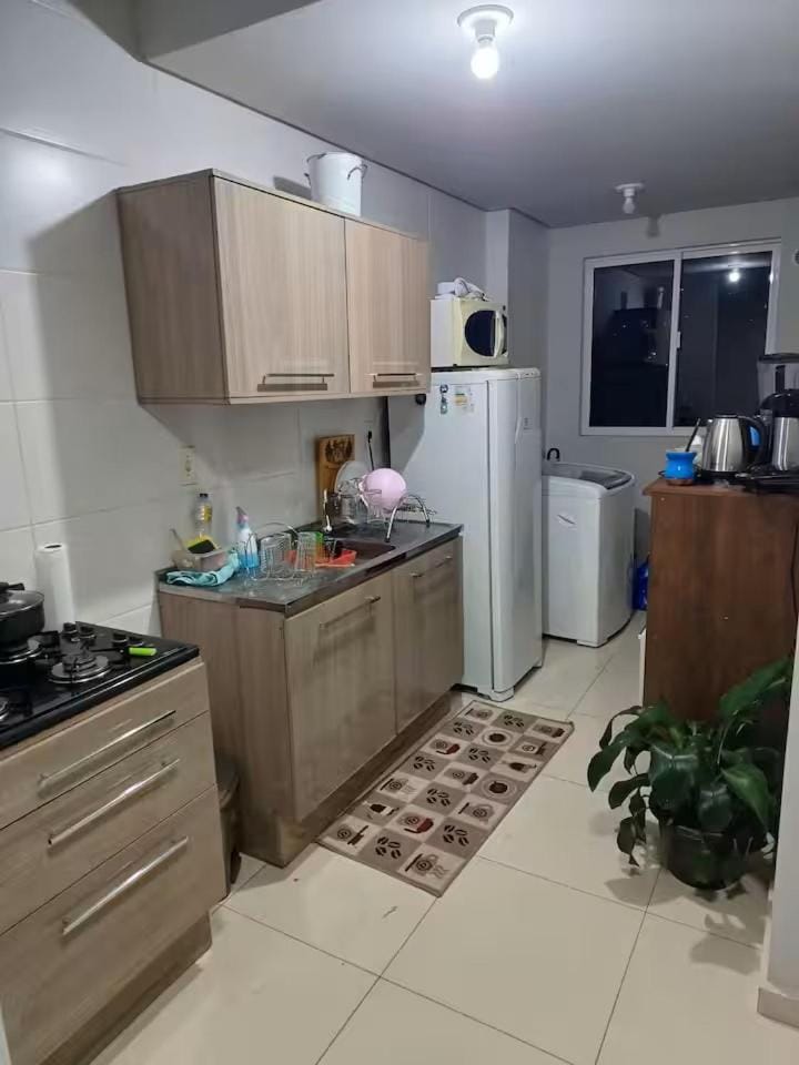 Coffee/tea facilities, Kitchen or kitchenette, stove