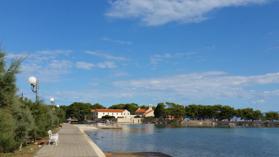 Day, Neighbourhood, Natural landscape, Beach, Hiking, Sea view