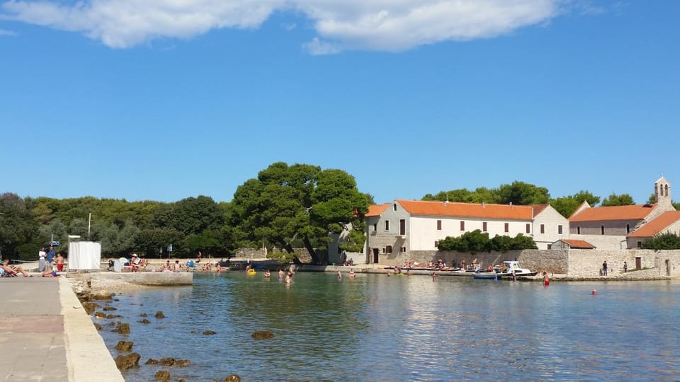 Neighbourhood, Beach, Sea view