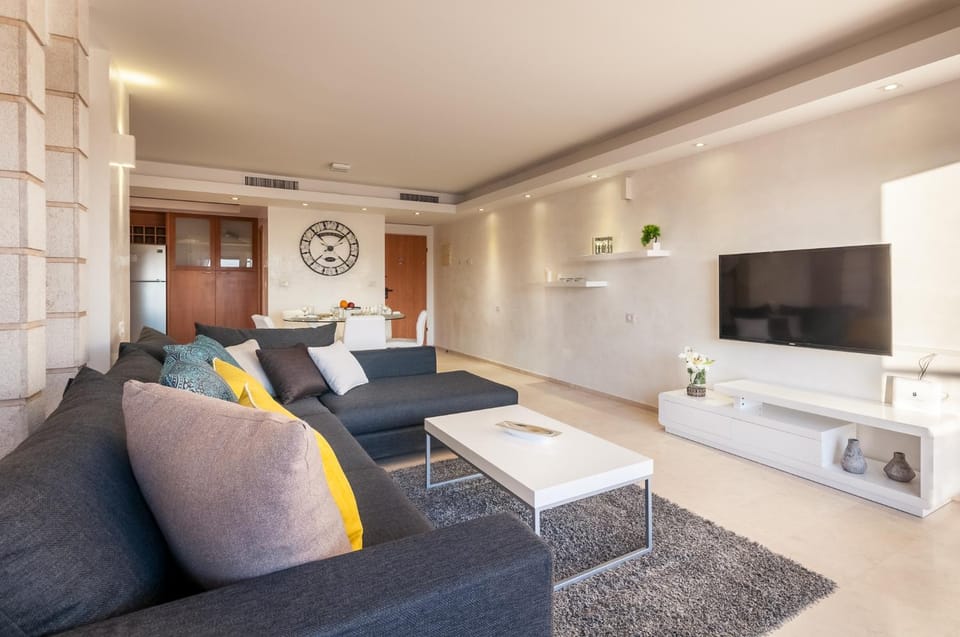 TV and multimedia, Seating area