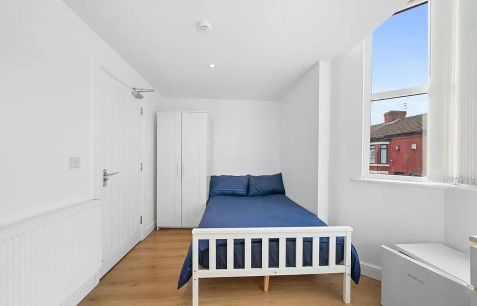 Cosy Private Ensuite Guest Room in Liverpool Bed and Breakfast in Liverpool