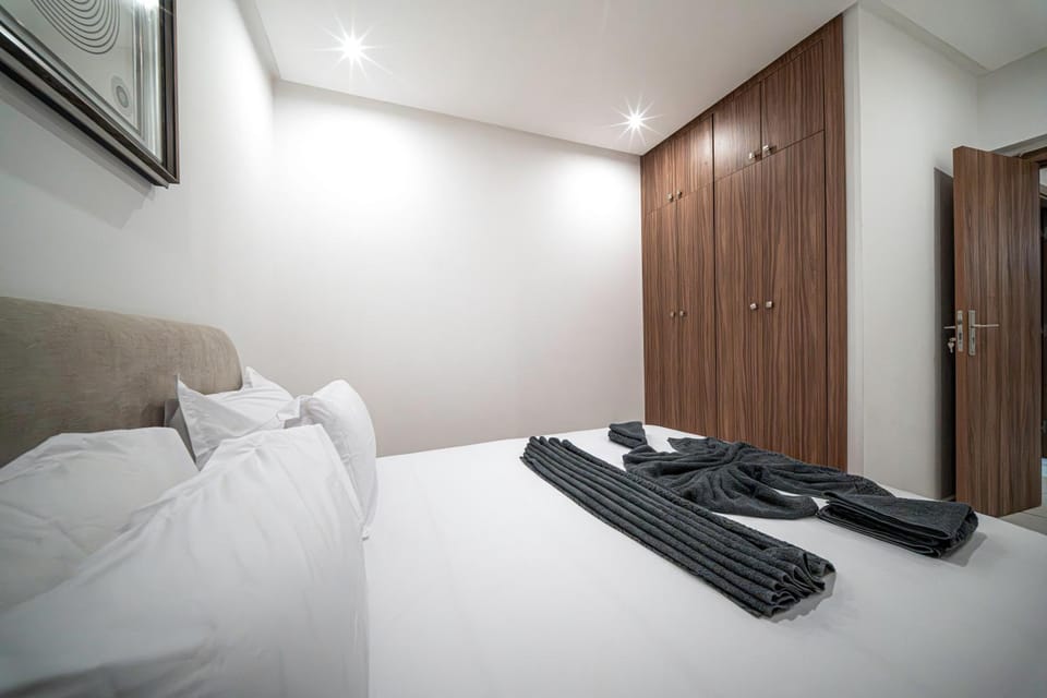 Bed, Photo of the whole room, Bedroom, towels, wardrobe