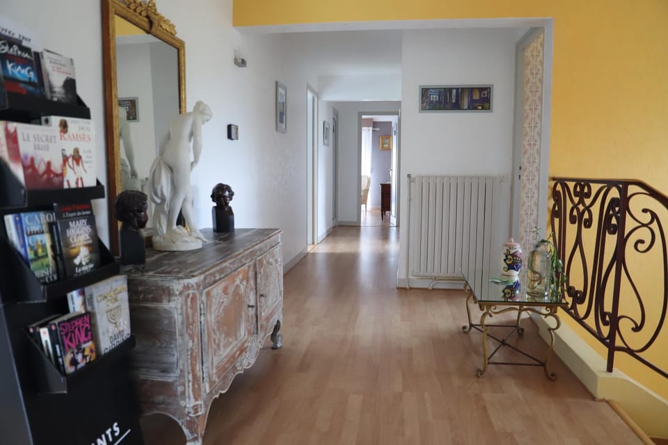 Lobby or reception, Other