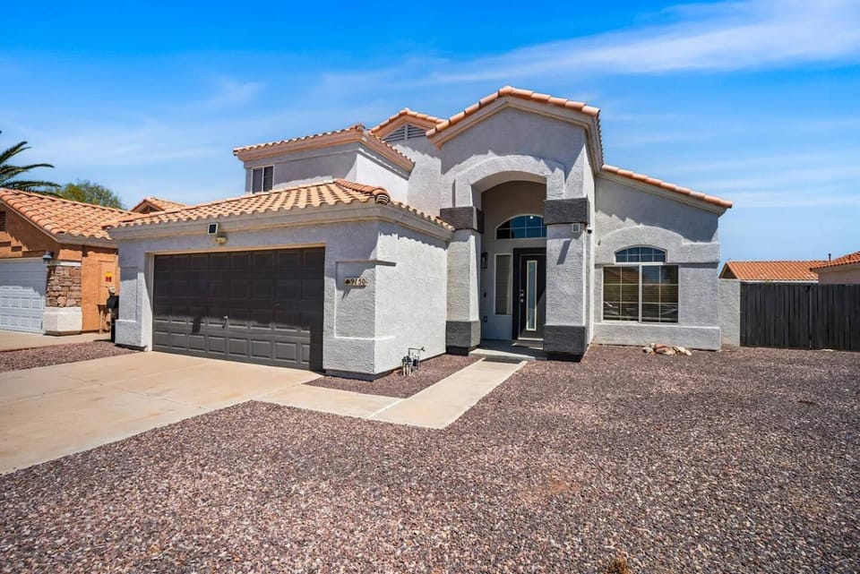 Modern oasis w/ pool near Spring Training House in Sun City