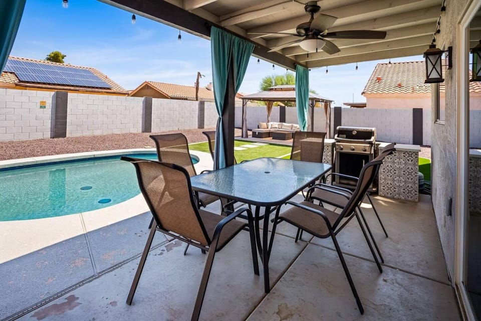 Modern oasis w/ pool near Spring Training House in Sun City