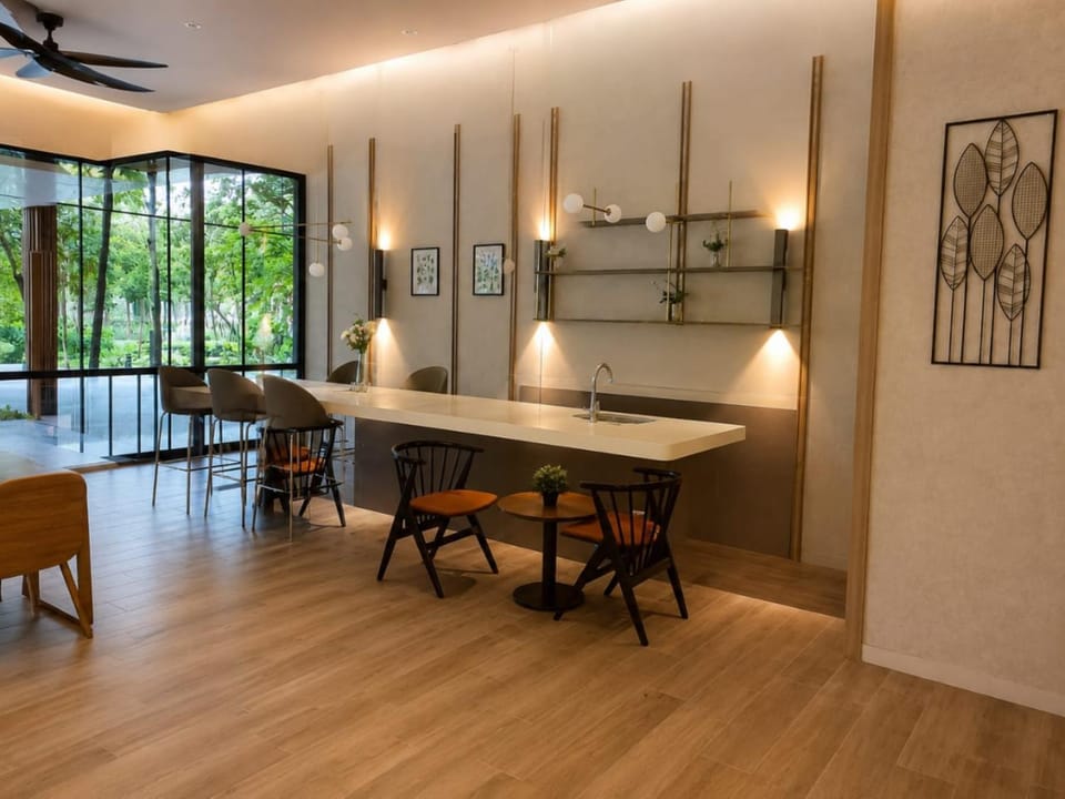Restaurant/places to eat, Dining area, fireplace