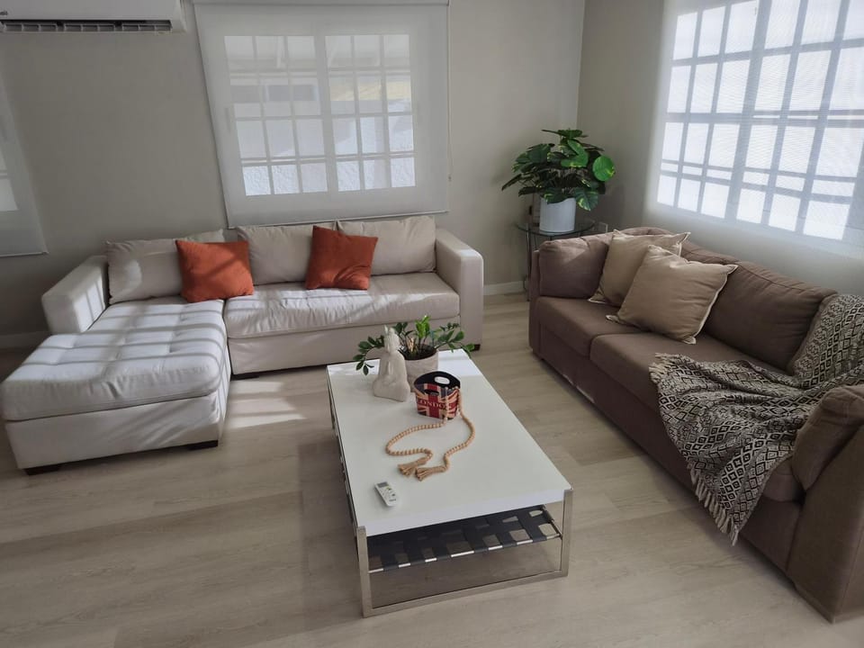 Bed, Living room
