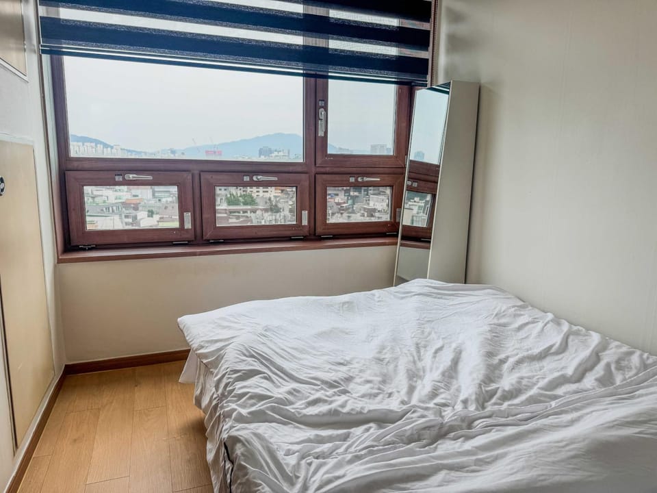 Yeoksam Gangnam 5min Cozy Urban Signature Awesome view Stay Apartment in Seoul