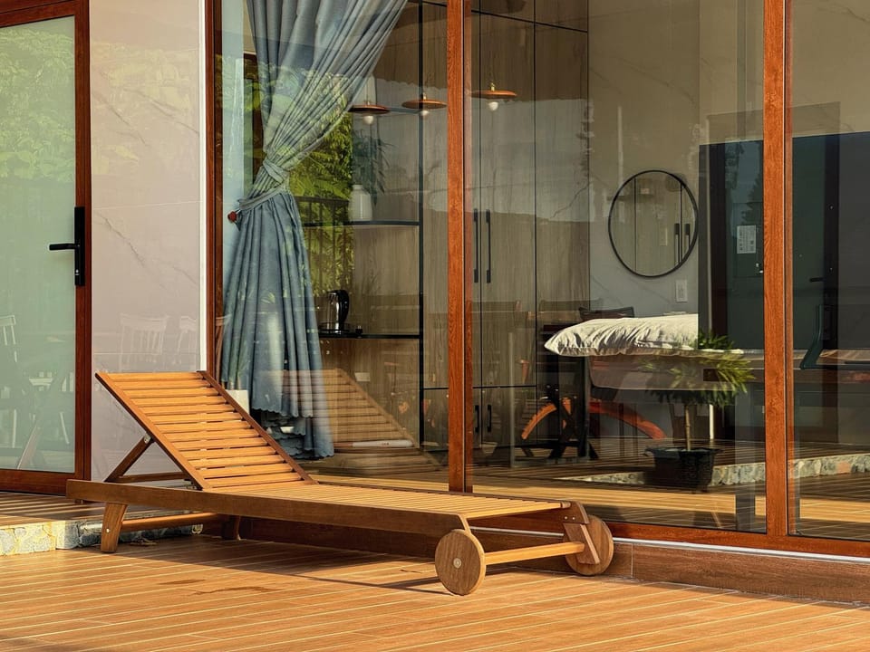 Balcony/Terrace, sunbed