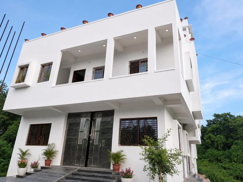 PRANSHI HOMe STAY Apartment in India