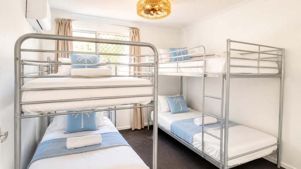 Bed, Bedroom, bunk bed