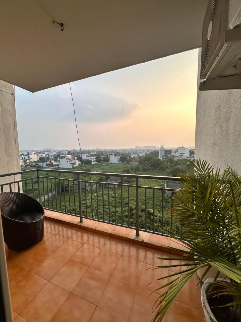 3 BEDROOM Apartment ENTIRE place with balcony Apartment in Haryana