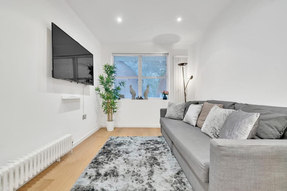 TV and multimedia, Living room, Seating area, internet