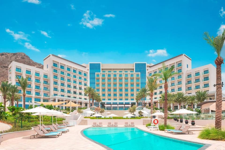 Bloomfields 3BR plus Maids in The Address Beach Resort Apartment in Sharjah