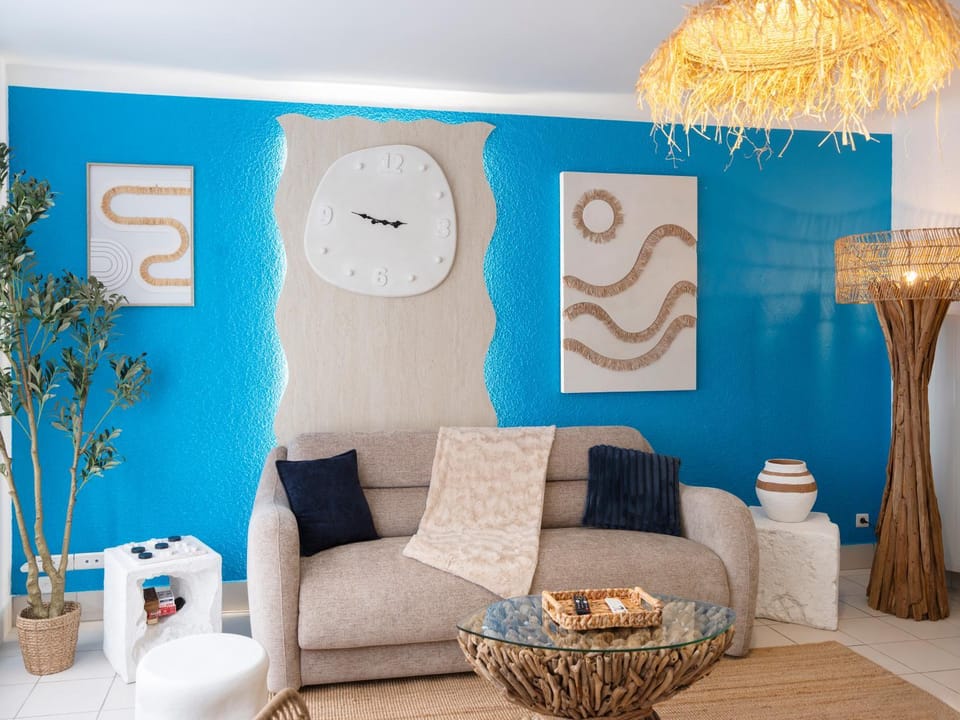 Living room, Decorative detail, Seating area
