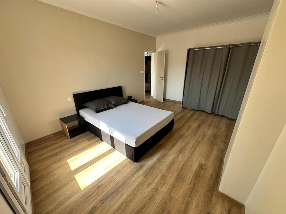 Large renovated apartment in the heart of Beziers Apartment in Béziers