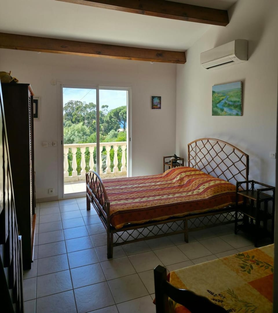 Bed, View (from property/room), Balcony/Terrace, Bedroom, air conditioner