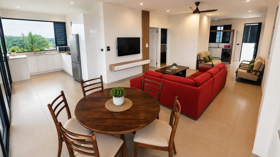 Communal lounge/ TV room, TV and multimedia, Kitchen or kitchenette, Living room, Seating area, Dining area
