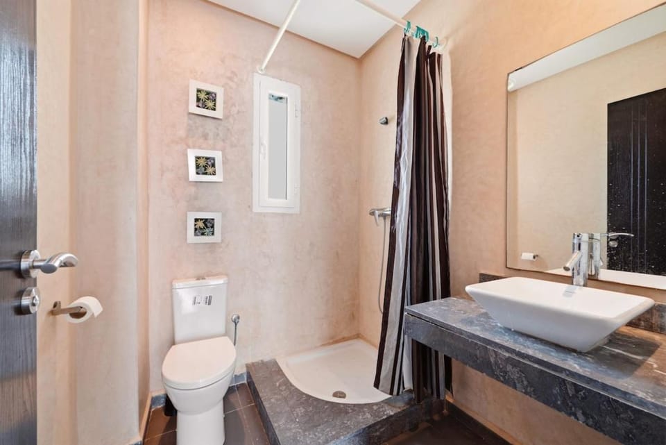 Green House Pool and Beach Apartment in Casablanca-Settat