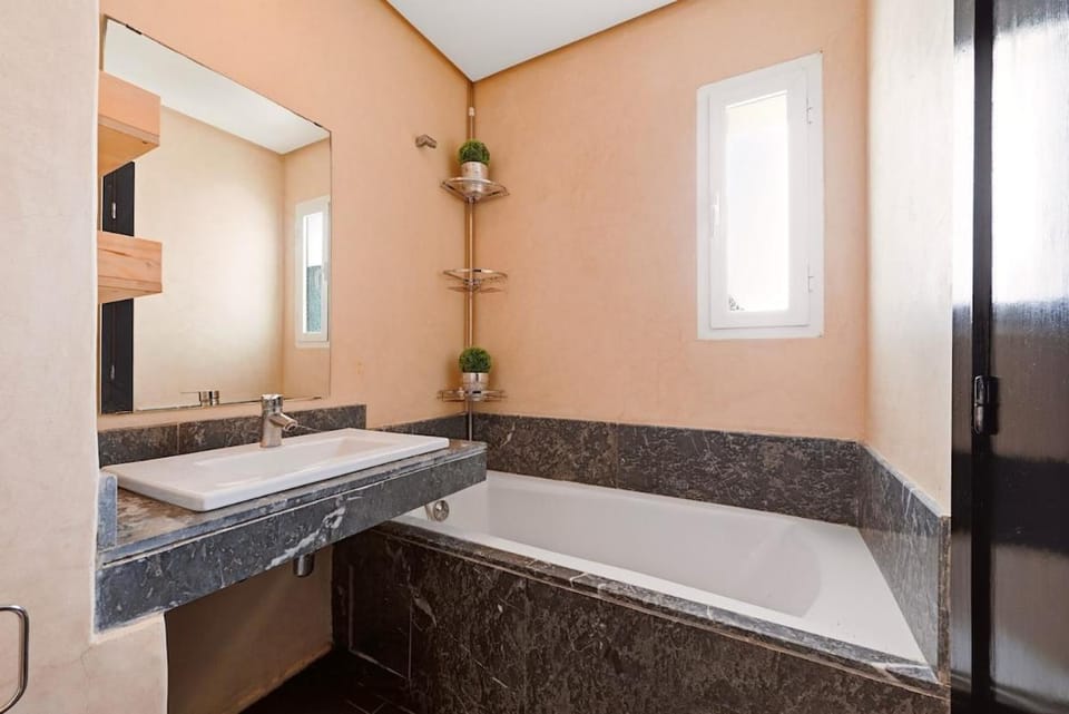 Green House Pool and Beach Apartment in Casablanca-Settat