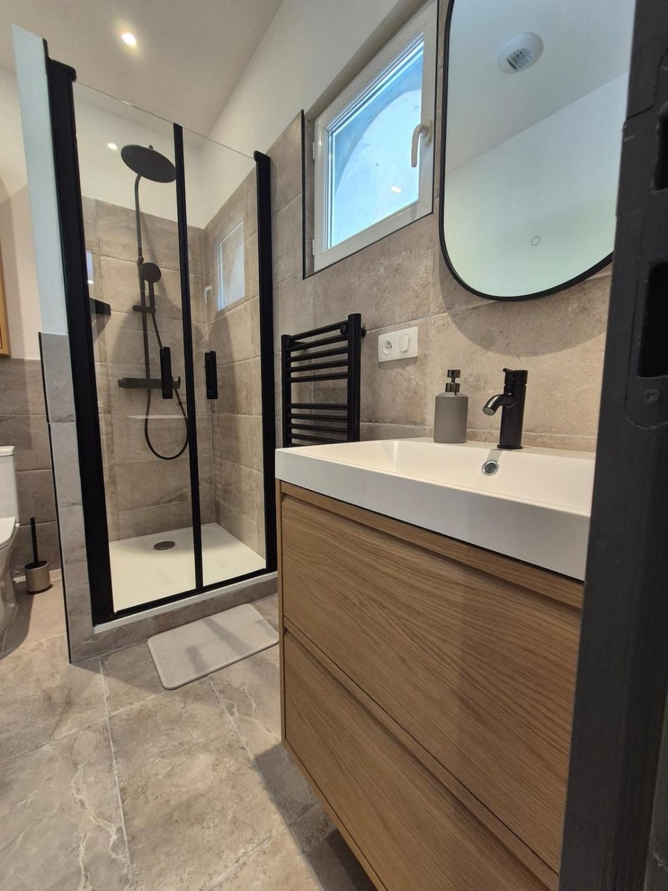 Cocon Botanique Design et Climatisation Apartment in Marseille