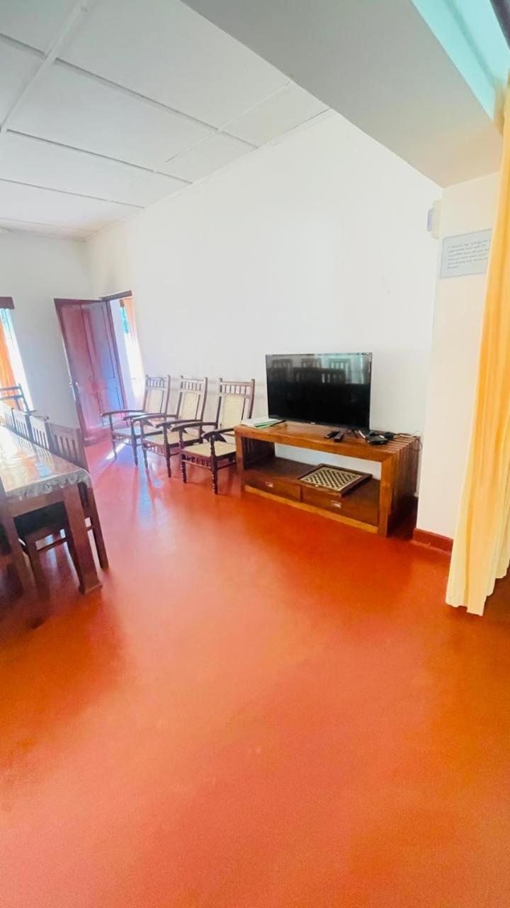 Gal Bungalow Motel in Southern Province