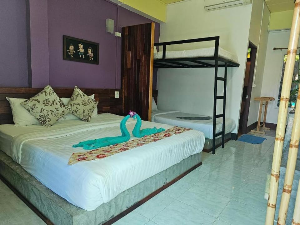 Bed, bunk bed, towels, air conditioner