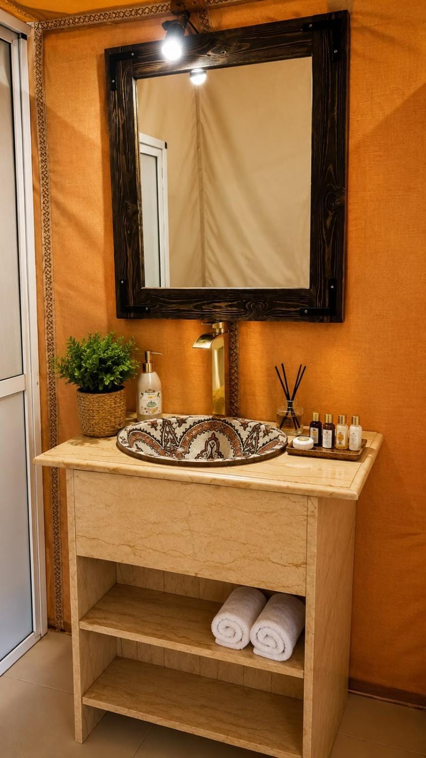 Bathroom, towels