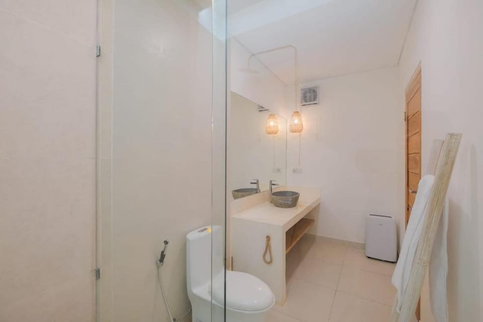 Villa Merman 3BR w BBQ Deck & Pool In Pererenan Villa in North Kuta