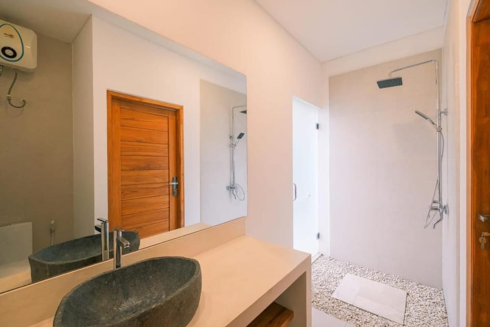 Villa Merman 3BR w BBQ Deck & Pool In Pererenan Villa in North Kuta