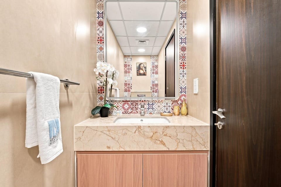 Bathroom, towels