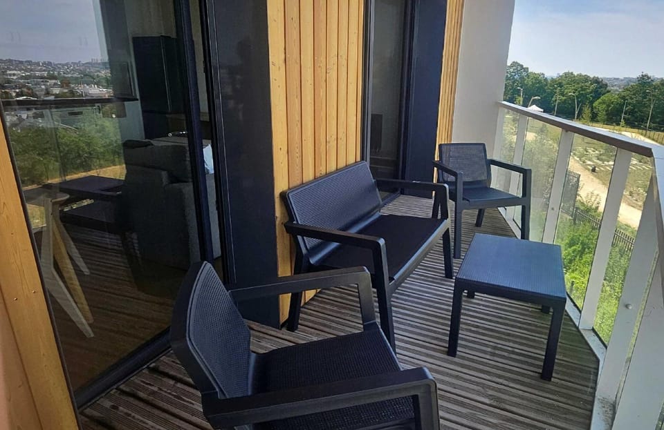 Appart cozy 4 pers balcon option parking Apartment in Noisy-le-Grand