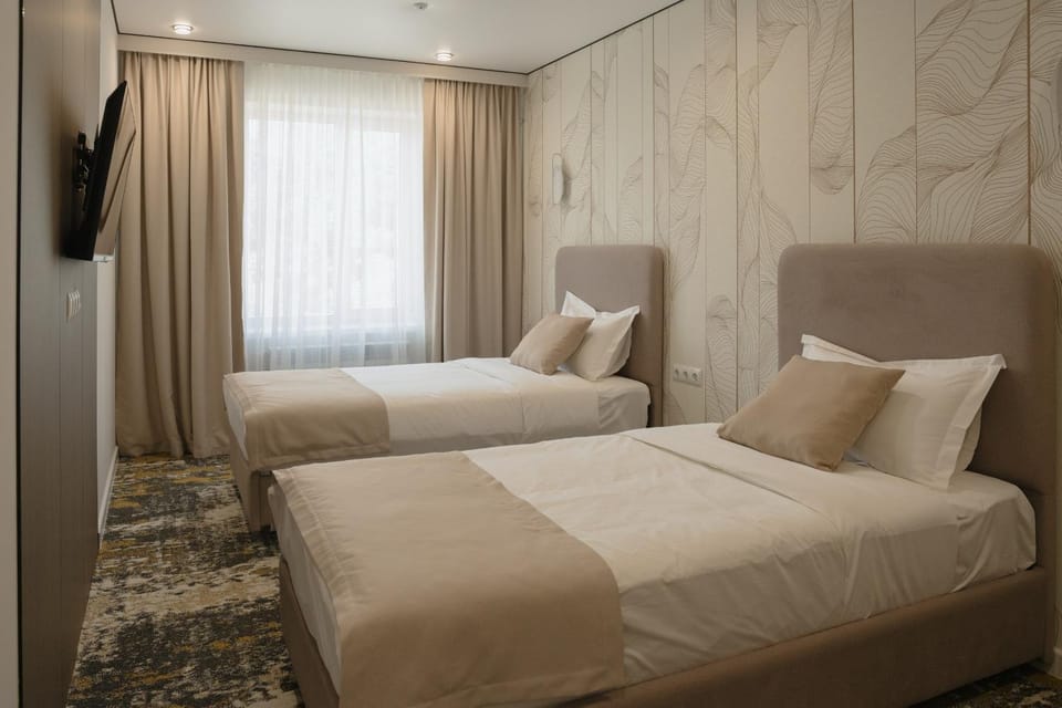Bed, TV and multimedia, Photo of the whole room