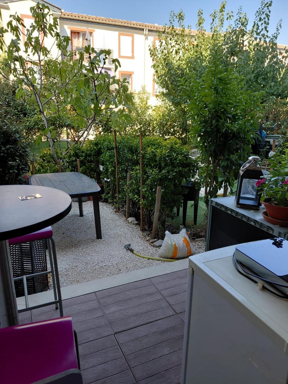 Patio, Dining area
