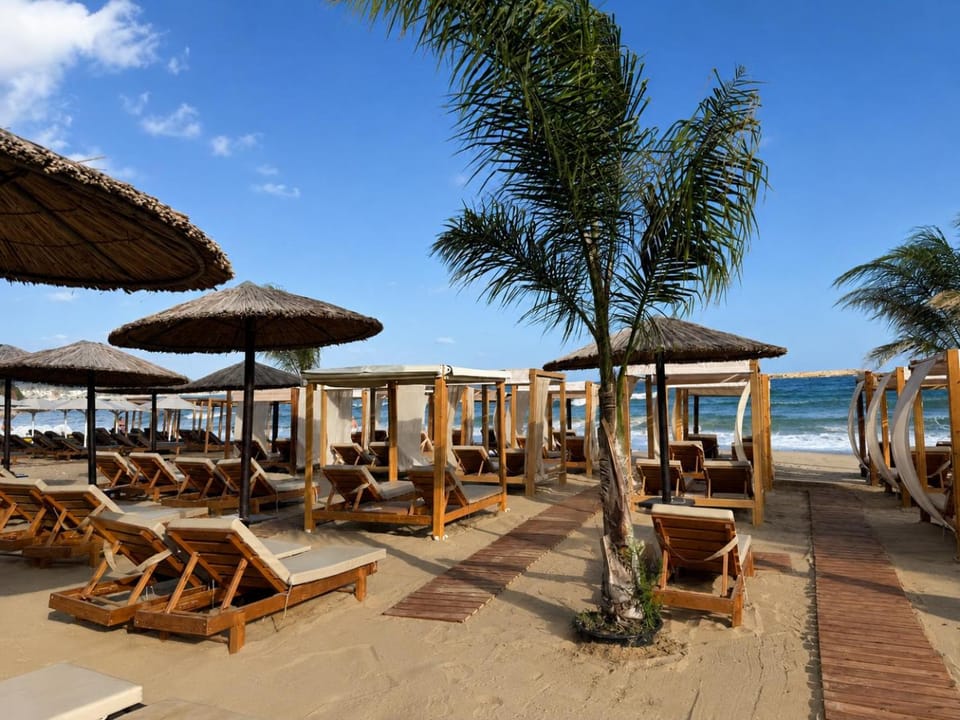 Kallisti Seaside Apartment - 50m from Sandy Beach Apartment in Chania