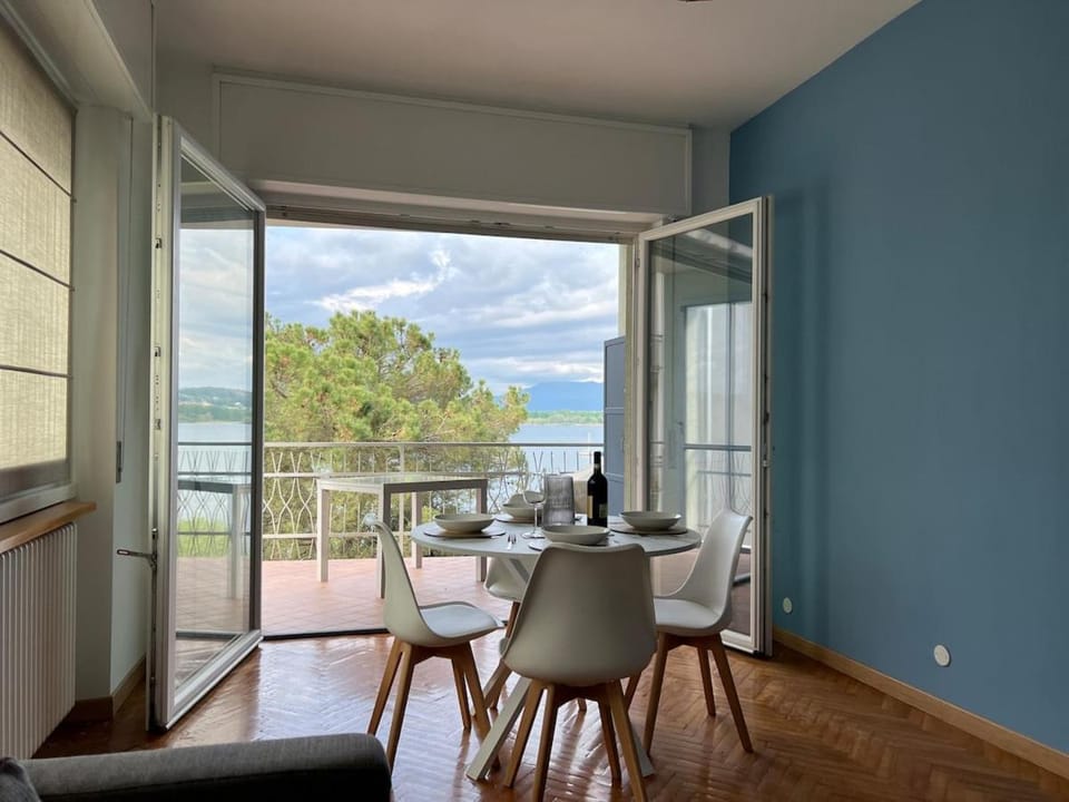 Panorama Blu - Lake View Apartment in Arona