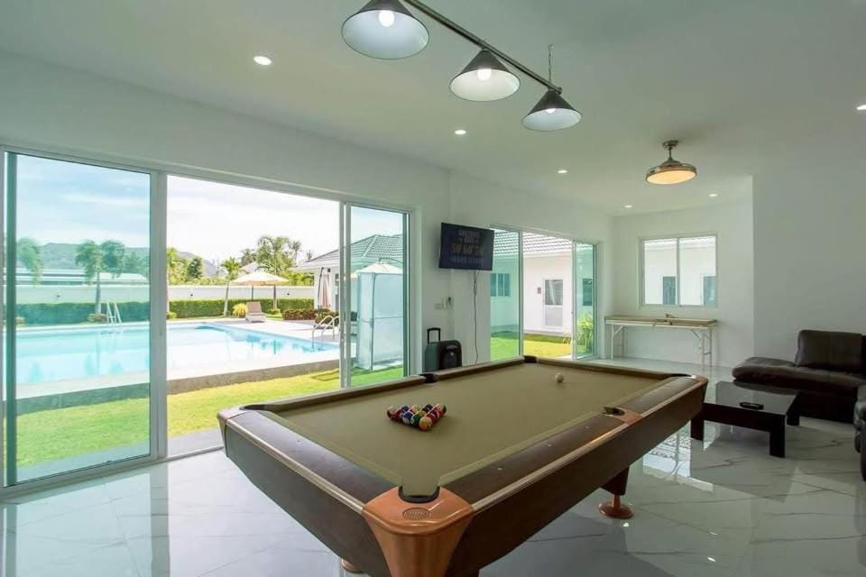 Pet Friendly Spacious 7 Bedroom Pool Villa Villa in Hua Hin District