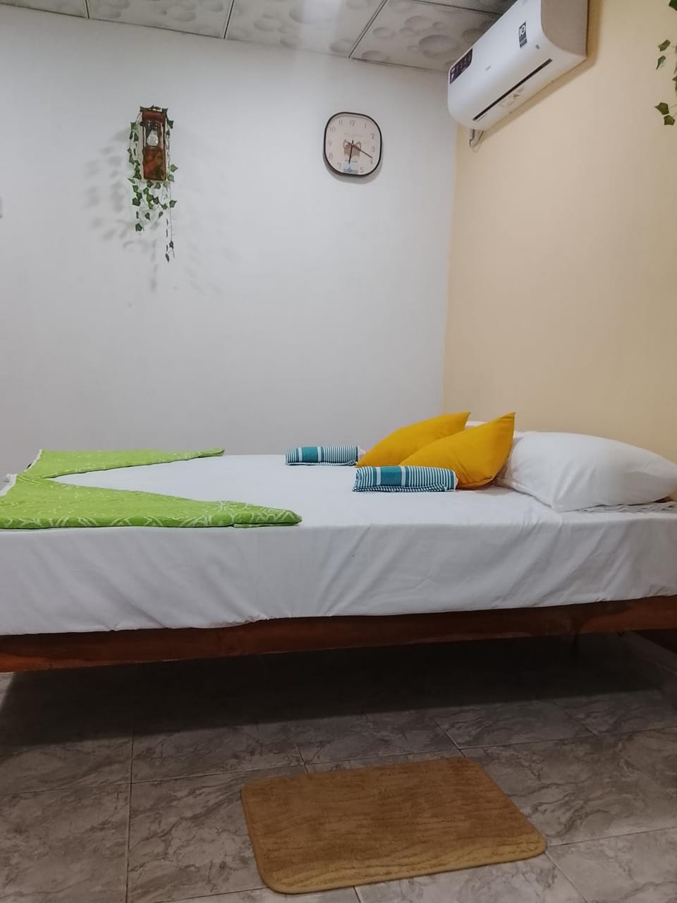 Green breeze villa mirissa Bed and Breakfast in Kamburugamuwa