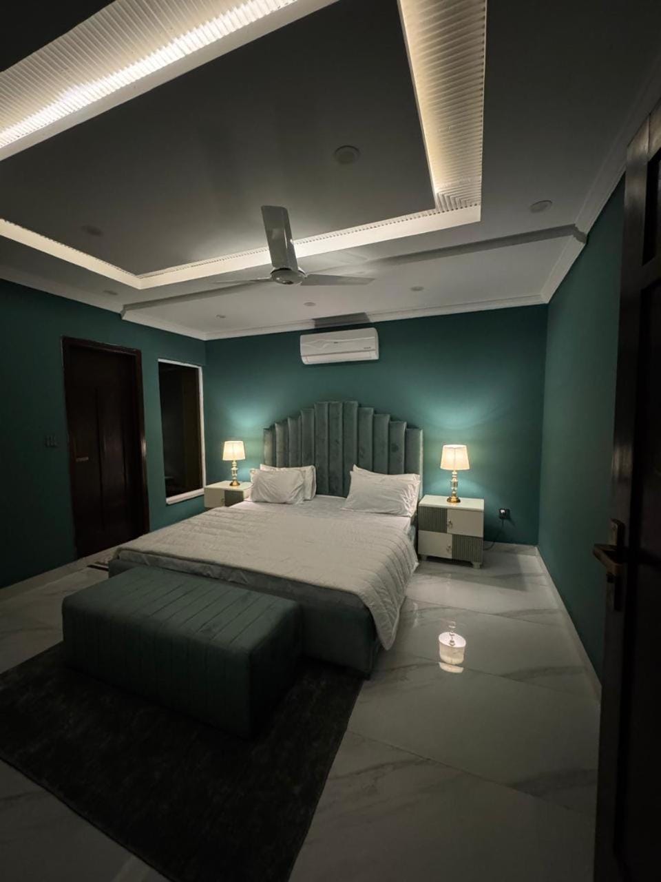 Bed, Photo of the whole room, Bedroom, air conditioner