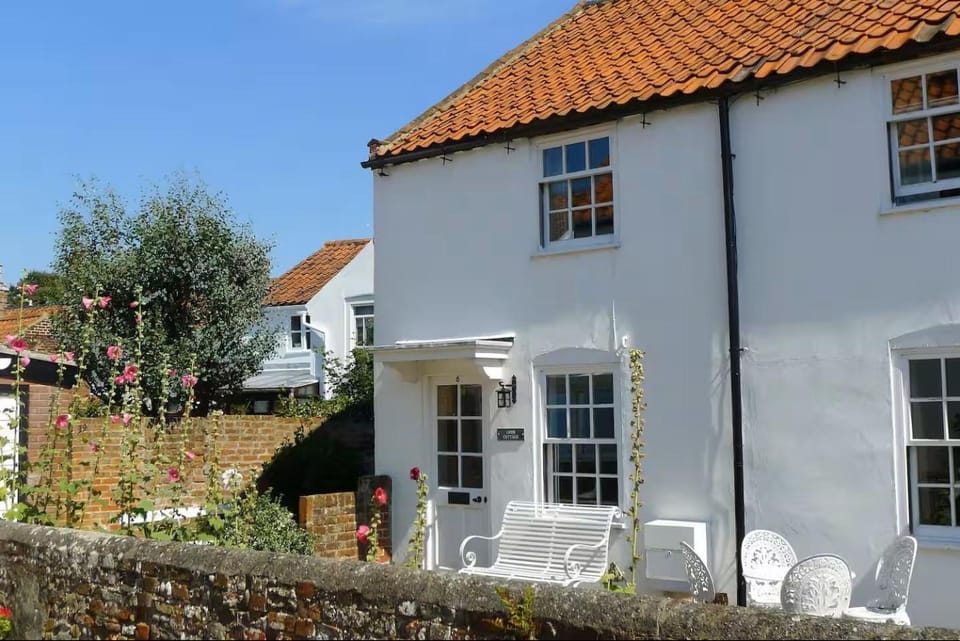 Loom Cottage | Cosy 2 Bed Southwold Cottage House in Southwold