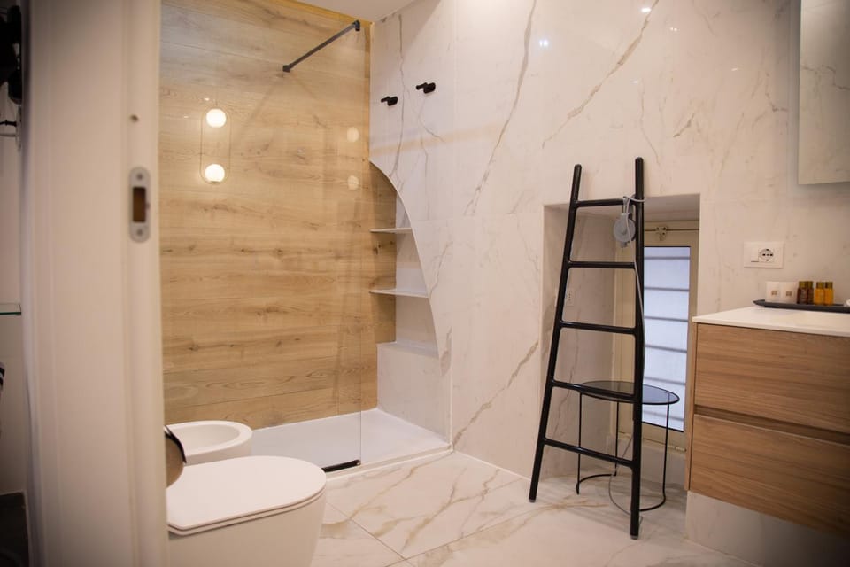 Shower, Toilet, Bathroom