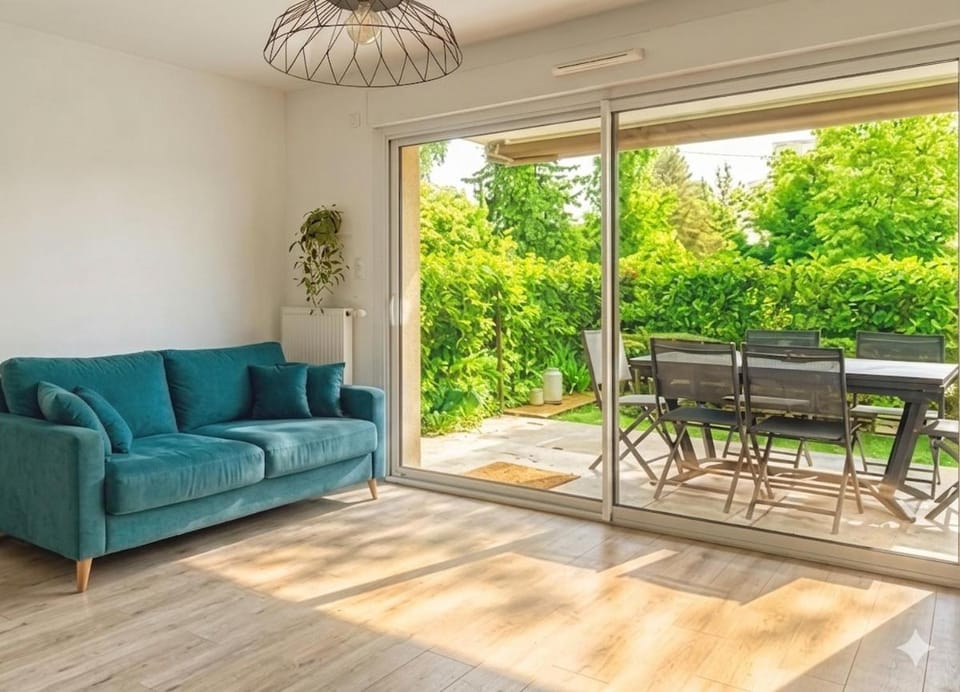 2 bedroom apartment - Garden - Private Parking - Close to old town Apartment in Annecy