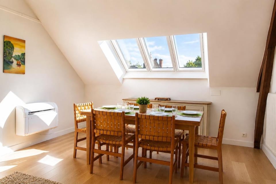 Château View - Air Conditioned - Downtown - Parking Apartment in Fontainebleau