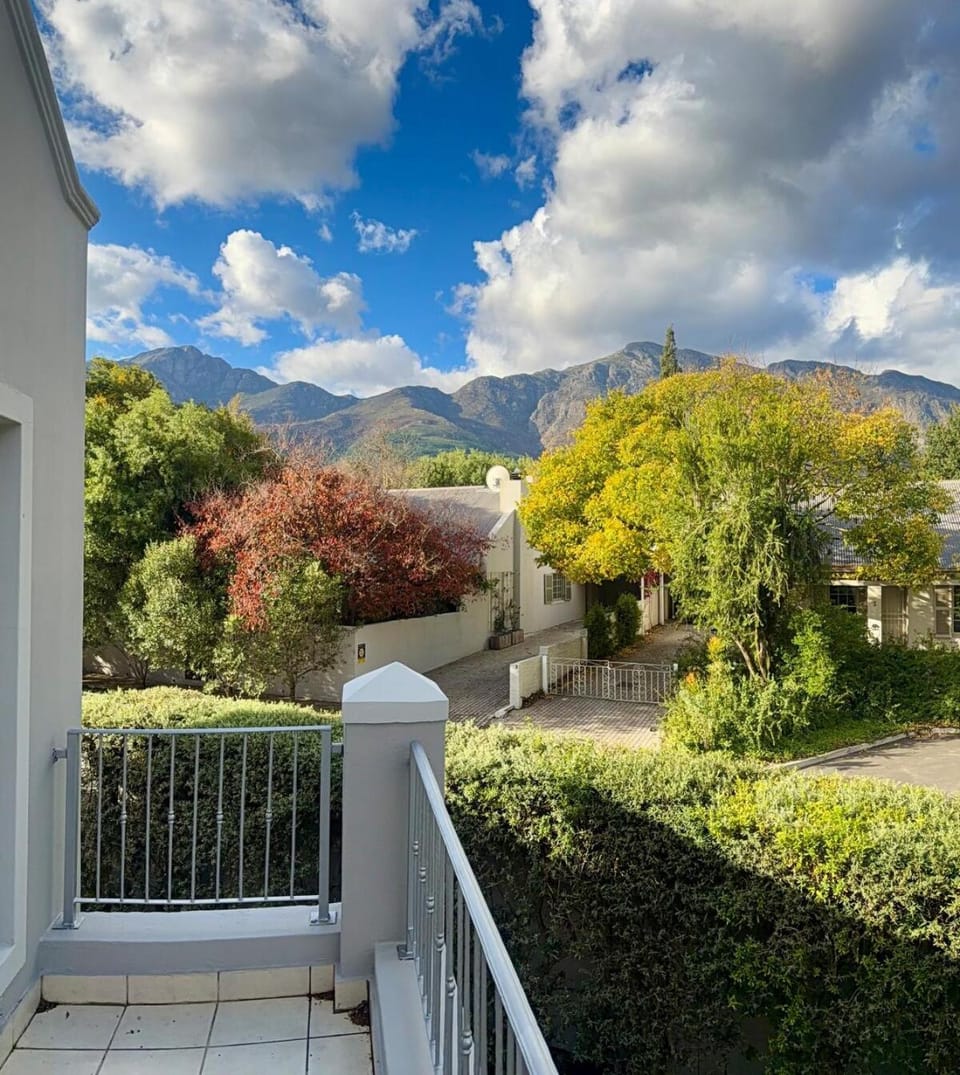 Perfectly Positioned Stylish Townhouse House in Franschhoek
