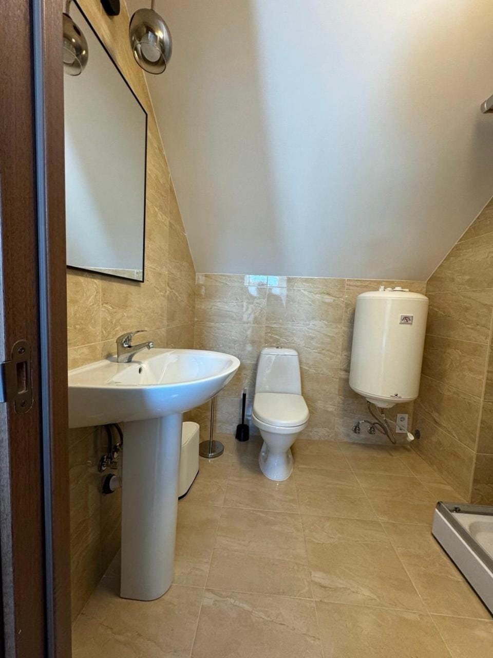 Shower, Toilet