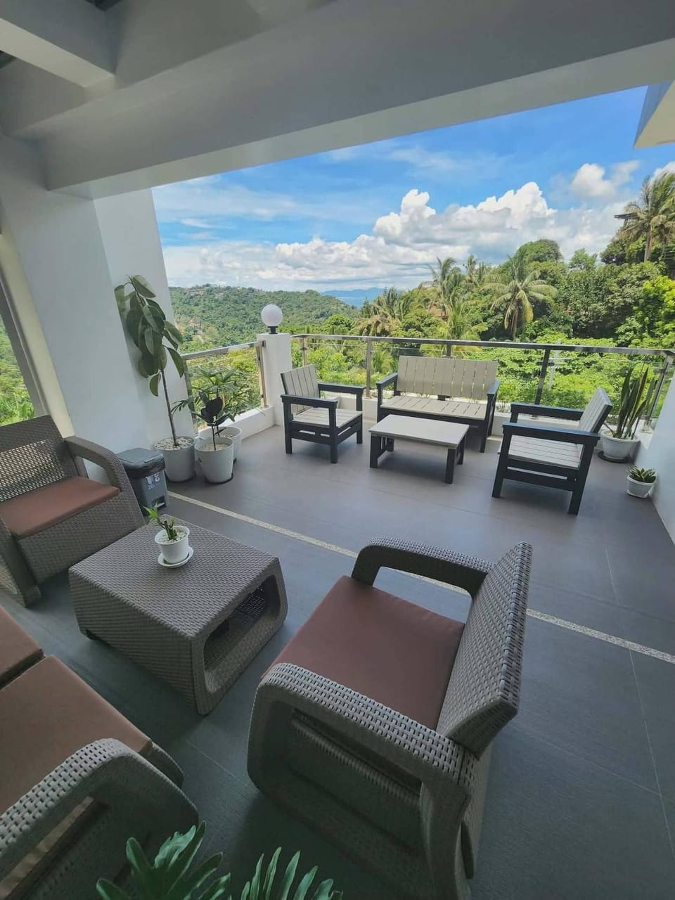 Communal lounge/ TV room