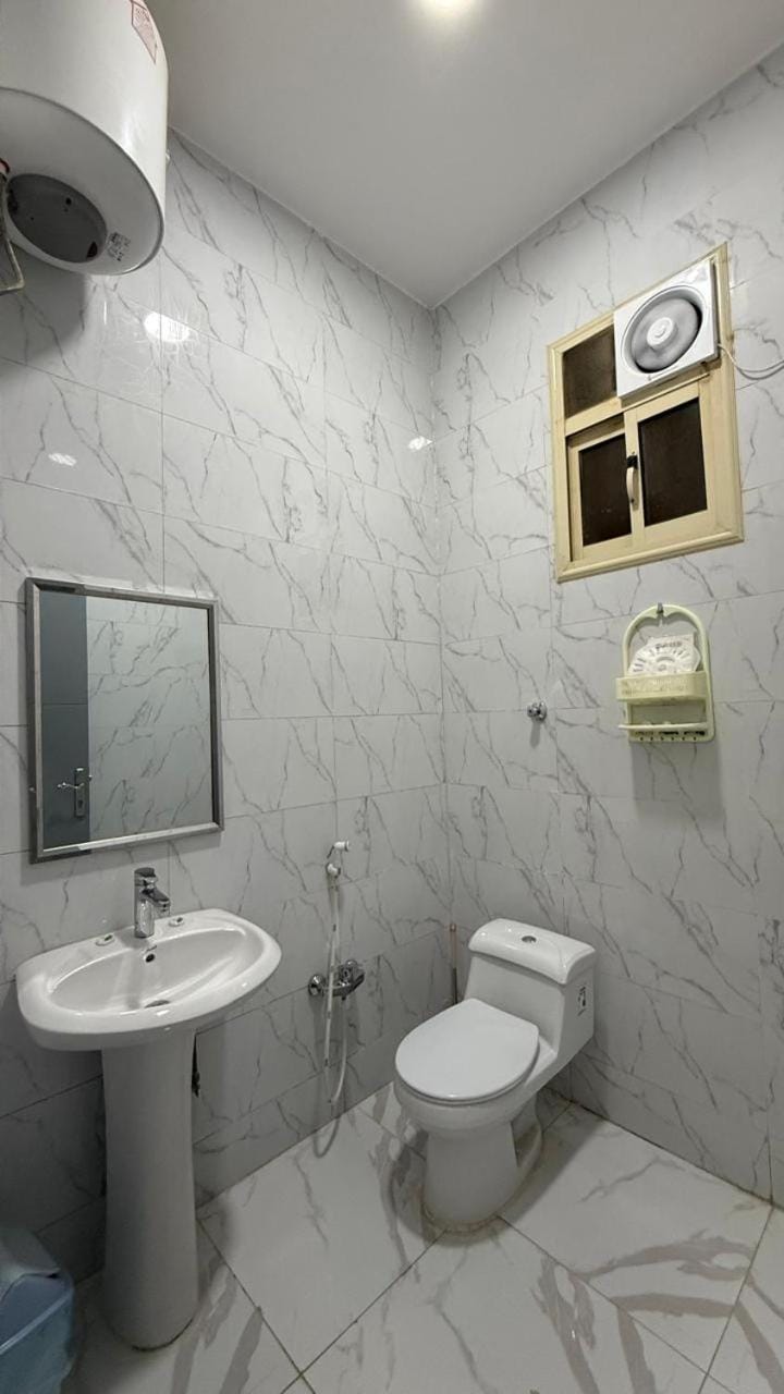 شقق خاصة منوعة غرفتين وصالة وغرفة وصالة واستديو مع جلسة خارجية Apartment in Saudi Arabia