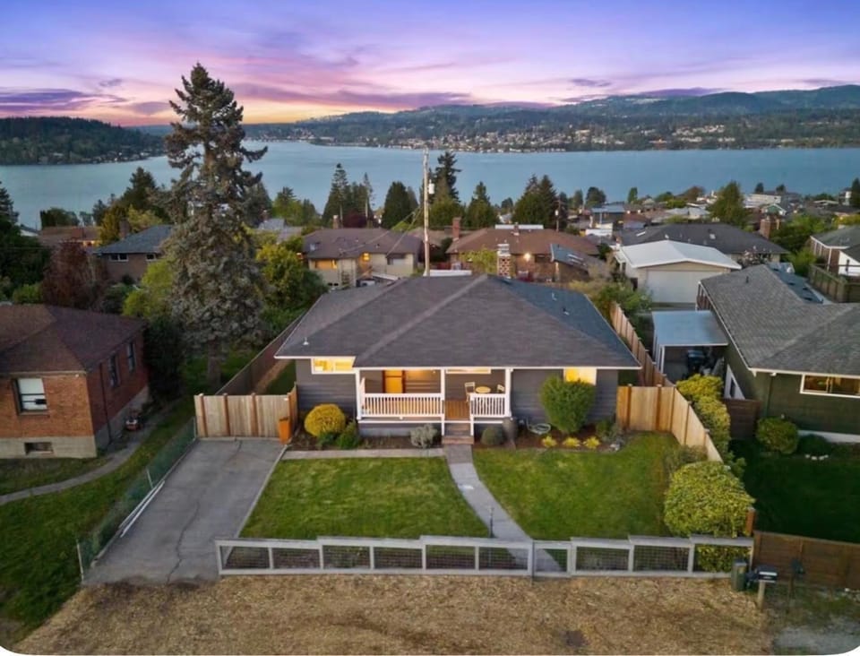 Property building, Neighbourhood, Bird's eye view, Street view