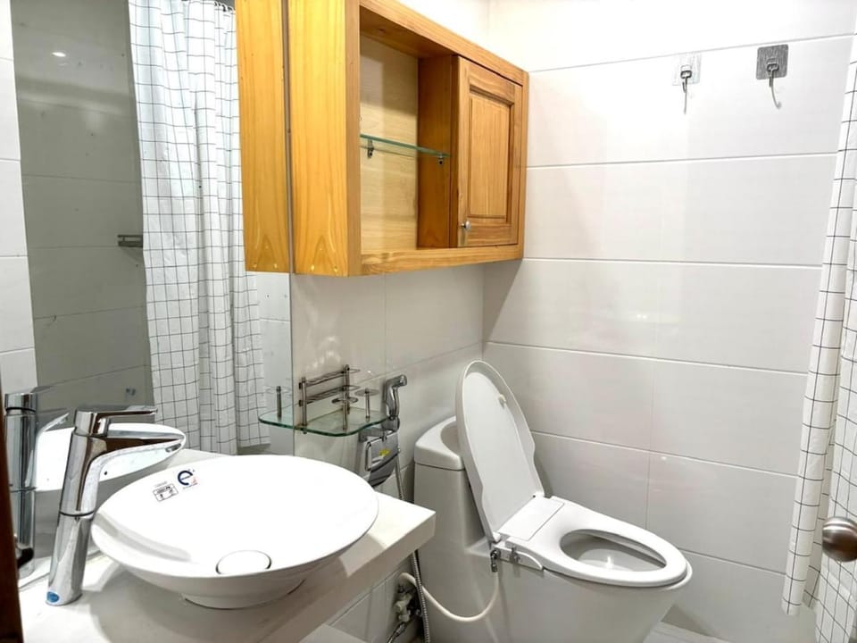 1 Spacious Bedroom Ocean view and 1 sofa bed, 66m2 Apartment in Da Nang