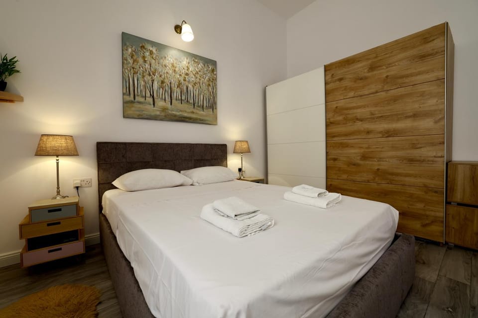 Bed, Photo of the whole room, Bedroom, towels, wardrobe